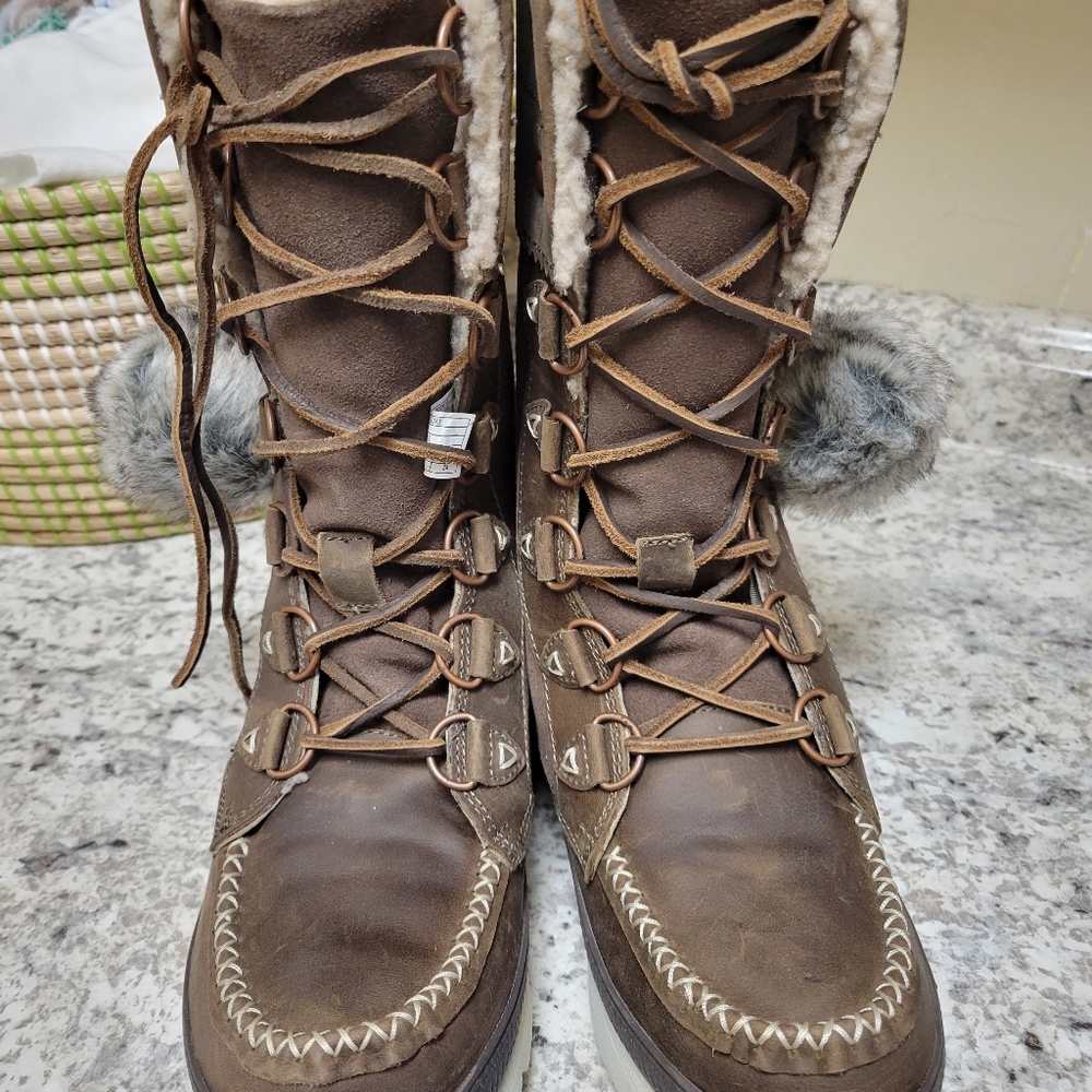 New Manitobah Mukluk Waterproof Pacific Fur-Trimmed Winter Boots 8 - Picture 3 of 11